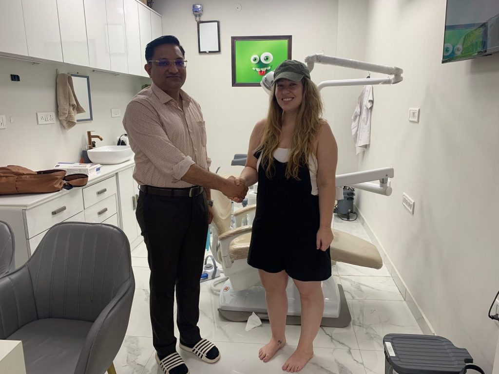Dental Tourism 1 dr.dinesh bansal with patiants 1536x1152 1